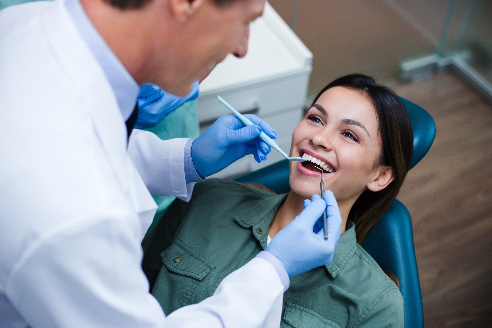 how-to-determine-whether-your-tooth-extraction-site-is-healing-correctly-or-not